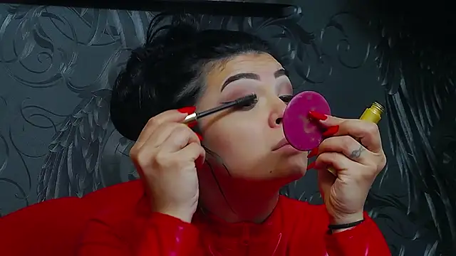 DevashaQueenX online show from April 15, 2026, 6:42 am