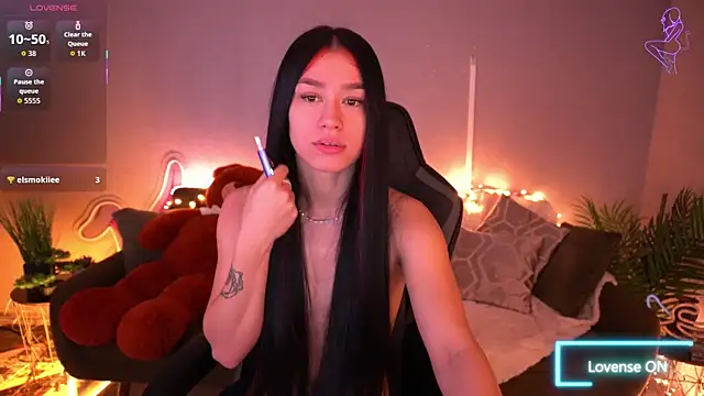 Snapshot of FataleNellie chatting on February 6, 2026, 9:40 pm FataleNellie online show from February 6, 2026, 9:40 pm