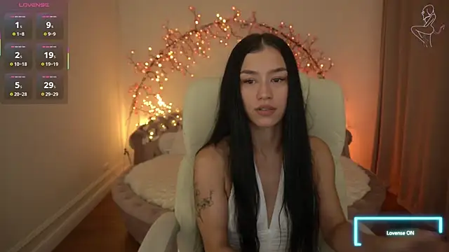 Snapshot of FataleNellie chatting on June 25, 2026, 8:02 pm FataleNellie online show from June 25, 2026, 8:02 pm