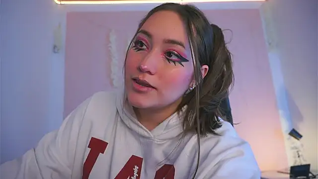 Violet moon24 online show from November 2, 2025, 10:01 pm