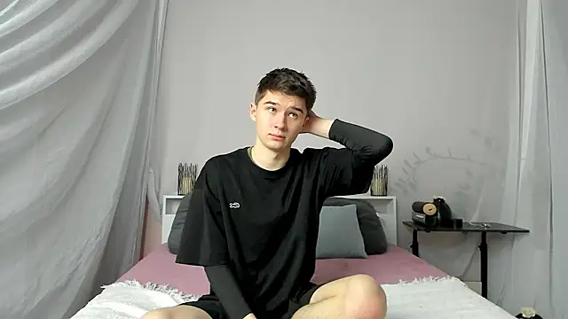 SherlockMax online show from February 4, 2026, 7:09 pm