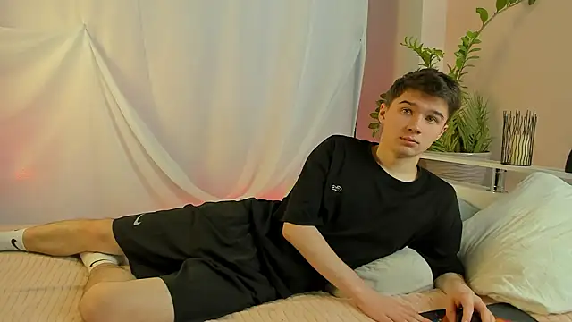 SherlockMax online show from February 8, 2026, 7:28 pm