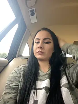 Snapshot of Enna-Kymm chatting on October 13, 2025, 9:53 am Enna-Kymm online show from October 13, 2025, 9:53 am