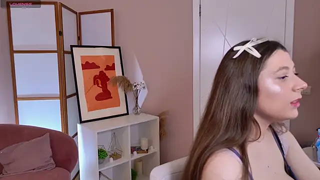 Queen Michelle  online show from November 26, 2025, 9:16 pm