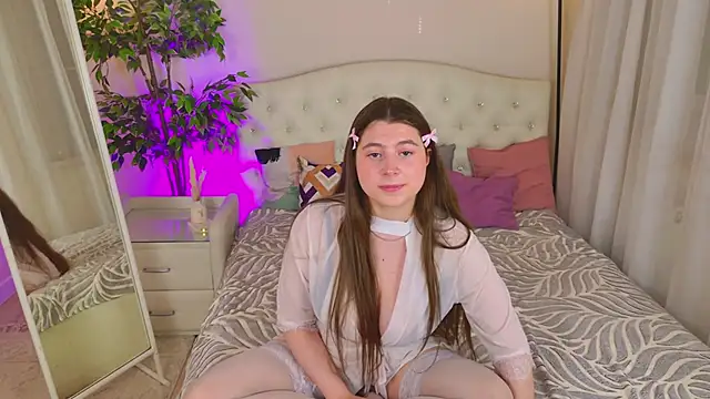 Snapshot of Queen_Michelle_ chatting on April 14, 2026, 9:32 pm Queen Michelle online show from April 14, 2026, 9:32 pm