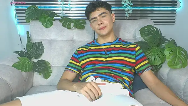 CamiiGuzmanX online show from May 23, 2026, 9:30 pm