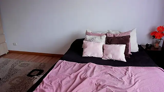 Kata Soler  online show from January 12, 2026, 5:07 pm