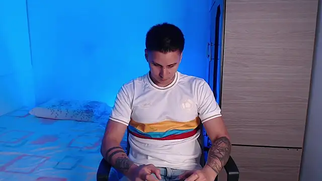 Snapshot of valentinosex1 chatting on October 8, 2025, 9:45 pm valentinosex1 online show from October 8, 2025, 9:45 pm