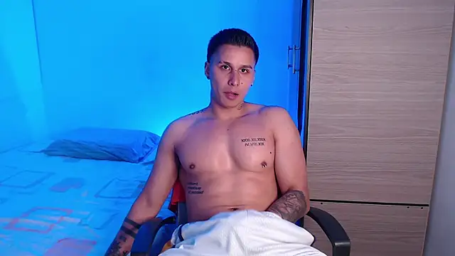 valentinosex1 online show from December 22, 2025, 10:40 pm