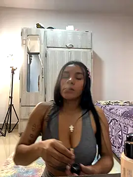 Zendaya11 online show from November 11, 2025, 3:34 pm