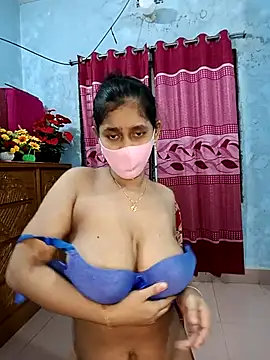 Cute Faria online show from October 28, 2025, 4:42 pm