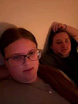 CurvyPaar2 online show from September 12, 2025, 7:47 pm