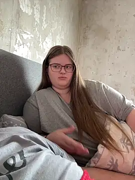 CurvyPaar2 online show from February 18, 2026, 10:11 am