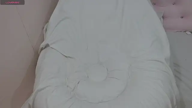 Snapshot of Alina_MissAsian chatting on October 28, 2025, 1:47 pm Alina MissAsian online show from October 28, 2025, 1:47 pm