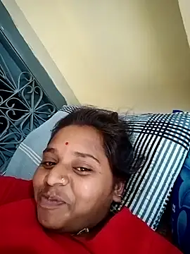 Snapshot of Hot_crety chatting on November 2, 2025, 6:38 am Hot crety online show from November 2, 2025, 6:38 am