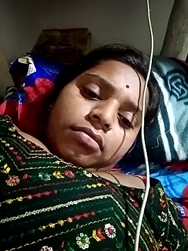 Snapshot of Hot_crety chatting on November 3, 2025, 11:48 pm Hot crety online show from November 3, 2025, 11:48 pm