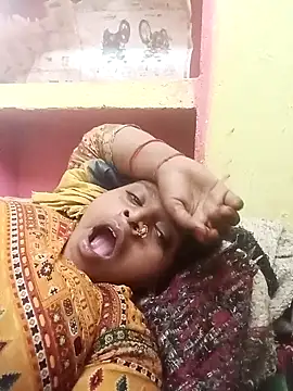 Hot crety online show from April 26, 2026, 3:53 pm