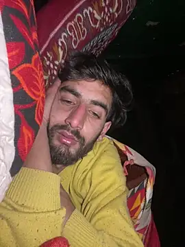 lyath3245 online show from February 8, 2026, 9:51 pm