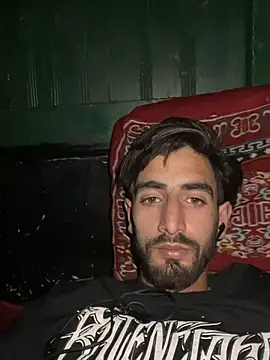 lyath3245 online show from April 1, 2026, 7:33 pm