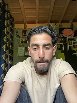 lyath3245 online show from June 9, 2026, 5:19 am