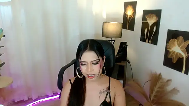 Snapshot of Sassy_Suzuhime chatting on February 3, 2026, 12:10 pm Sassy Suzuhime online show from February 3, 2026, 12:10 pm