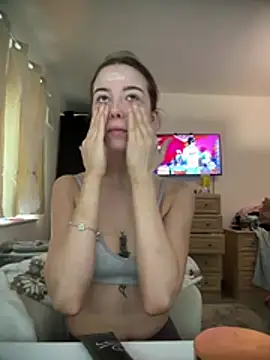 DanielleBabe online show from March 18, 2026, 10:18 am