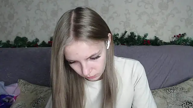 HitGyrl online show from January 8, 2026, 1:19 am