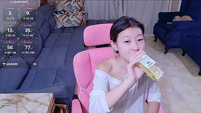 Snapshot of Deserve_E chatting on October 3, 2025, 12:35 pm Deserve E online show from October 3, 2025, 12:35 pm