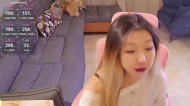 Snapshot of Deserve_E chatting on October 19, 2025, 12:39 pm Deserve E online show from October 19, 2025, 12:39 pm