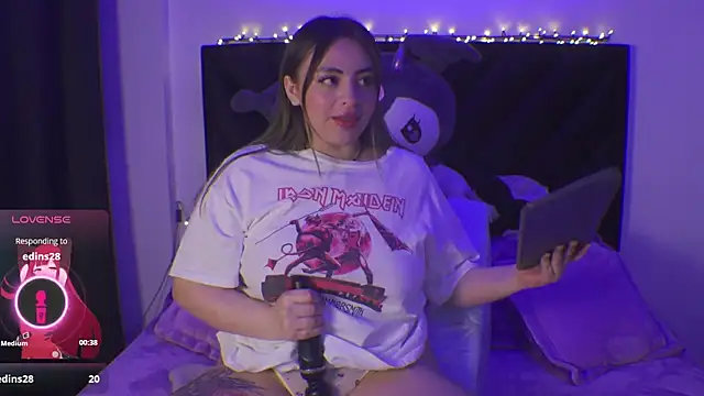 Snapshot of Vanelope_sweet_ chatting on May 8, 2026, 3:01 am Vanelope sweet online show from May 8, 2026, 3:01 am