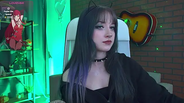 Snapshot of LiliLuna chatting on February 20, 2026, 3:56 pm LiliLuna online show from February 20, 2026, 3:56 pm