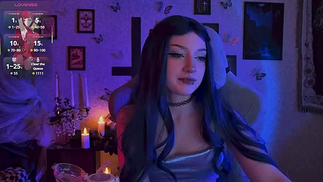 Snapshot of LiliLuna chatting on July 13, 2026, 12:35 am LiliLuna online show from July 13, 2026, 12:35 am