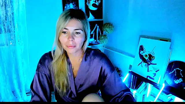 Snapshot of LoraBoyar chatting on July 9, 2026, 2:15 am LoraBoyar online show from July 9, 2026, 2:15 am