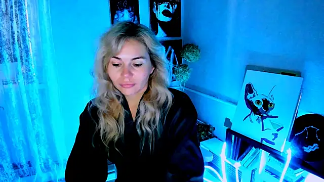 Snapshot of LoraBoyar chatting on July 17, 2026, 2:40 am LoraBoyar online show from July 17, 2026, 2:40 am