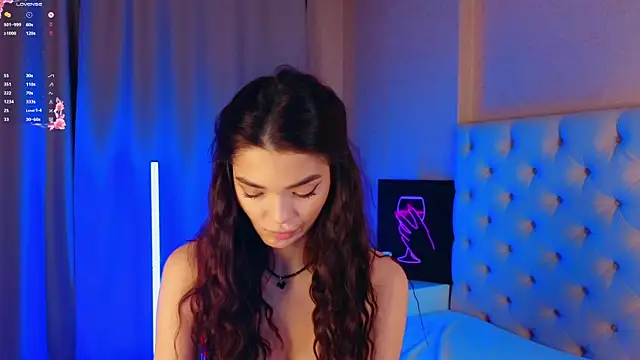 MarciaMarshall online show from November 17, 2025, 8:36 pm