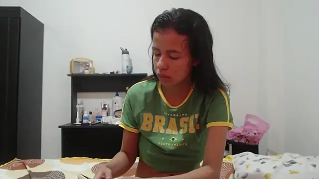 Snapshot of nathaly_jones_ chatting on May 27, 2026, 12:13 pm nathaly jones online show from May 27, 2026, 12:13 pm