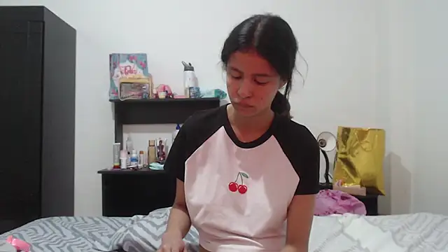 Snapshot of nathaly_jones_ chatting on June 3, 2026, 2:33 pm nathaly jones online show from June 3, 2026, 2:33 pm