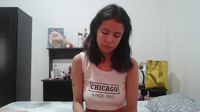 Snapshot of nathaly_jones_ chatting on June 10, 2026, 12:37 pm nathaly jones online show from June 10, 2026, 12:37 pm