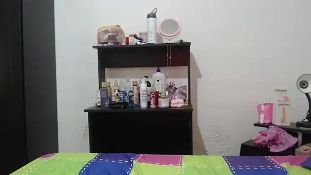Snapshot of nathaly_jones_ chatting on July 16, 2026, 12:22 pm nathaly jones online show from July 16, 2026, 12:22 pm
