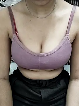 Snapshot of NAIRA5677 chatting on October 10, 2025, 4:39 pm NAIRA5677 online show from October 10, 2025, 4:39 pm