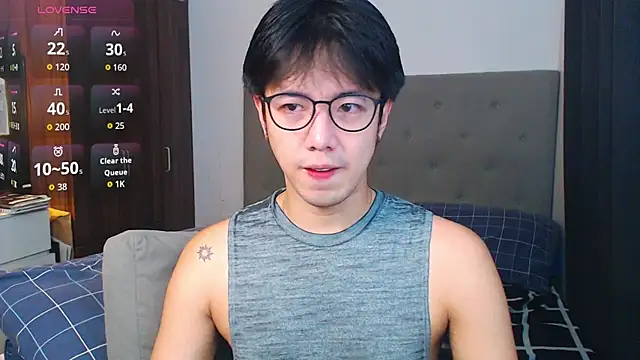 Snapshot of Addictiveboi chatting on September 18, 2025, 2:13 am Addictiveboi online show from September 18, 2025, 2:13 am