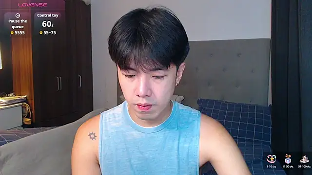 Snapshot of Addictiveboi chatting on October 28, 2025, 2:15 am Addictiveboi online show from October 28, 2025, 2:15 am