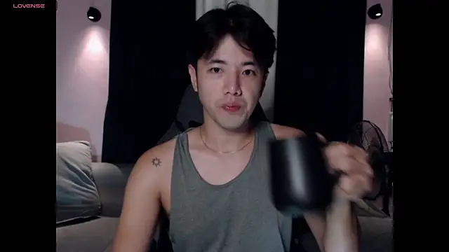 Snapshot of Addictiveboi chatting on November 8, 2025, 11:36 pm Addictiveboi online show from November 8, 2025, 11:36 pm