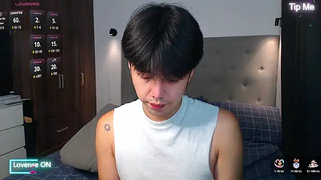 Snapshot of Addictiveboi chatting on November 11, 2025, 3:06 am Addictiveboi online show from November 11, 2025, 3:06 am