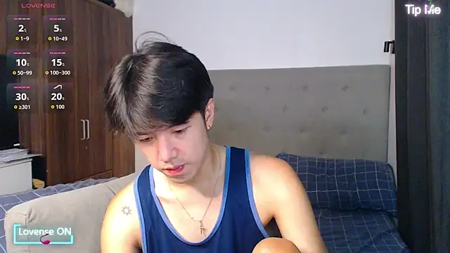 Snapshot of Addictiveboi chatting on November 12, 2025, 3:18 am Addictiveboi online show from November 12, 2025, 3:18 am