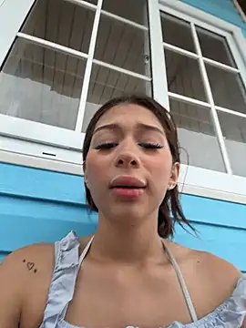 Melody-baby online show from July 16, 2026, 3:18 pm