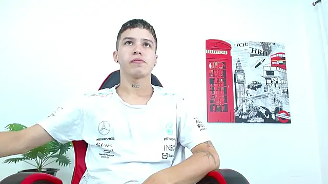 Snapshot of Cumandres18 chatting on September 19, 2025, 1:45 pm Cumandres18 online show from September 19, 2025, 1:45 pm