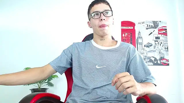 Snapshot of Cumandres18 chatting on September 26, 2025, 1:48 pm Cumandres18 online show from September 26, 2025, 1:48 pm