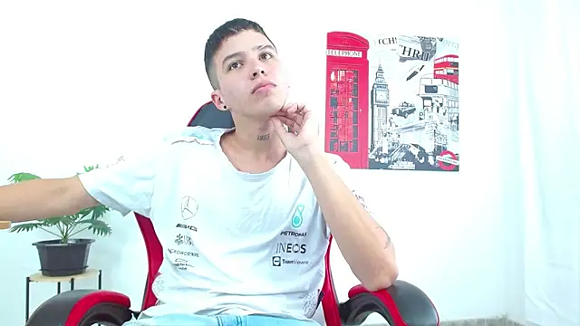 Snapshot of Cumandres18 chatting on October 1, 2025, 1:50 pm Cumandres18 online show from October 1, 2025, 1:50 pm