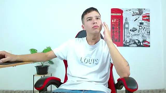 Snapshot of Cumandres18 chatting on October 9, 2025, 2:04 pm Cumandres18 online show from October 9, 2025, 2:04 pm